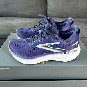 Brooks Glycerin GTS 22 Navy Blue White Athletic Running Shoes Womens Size 7B